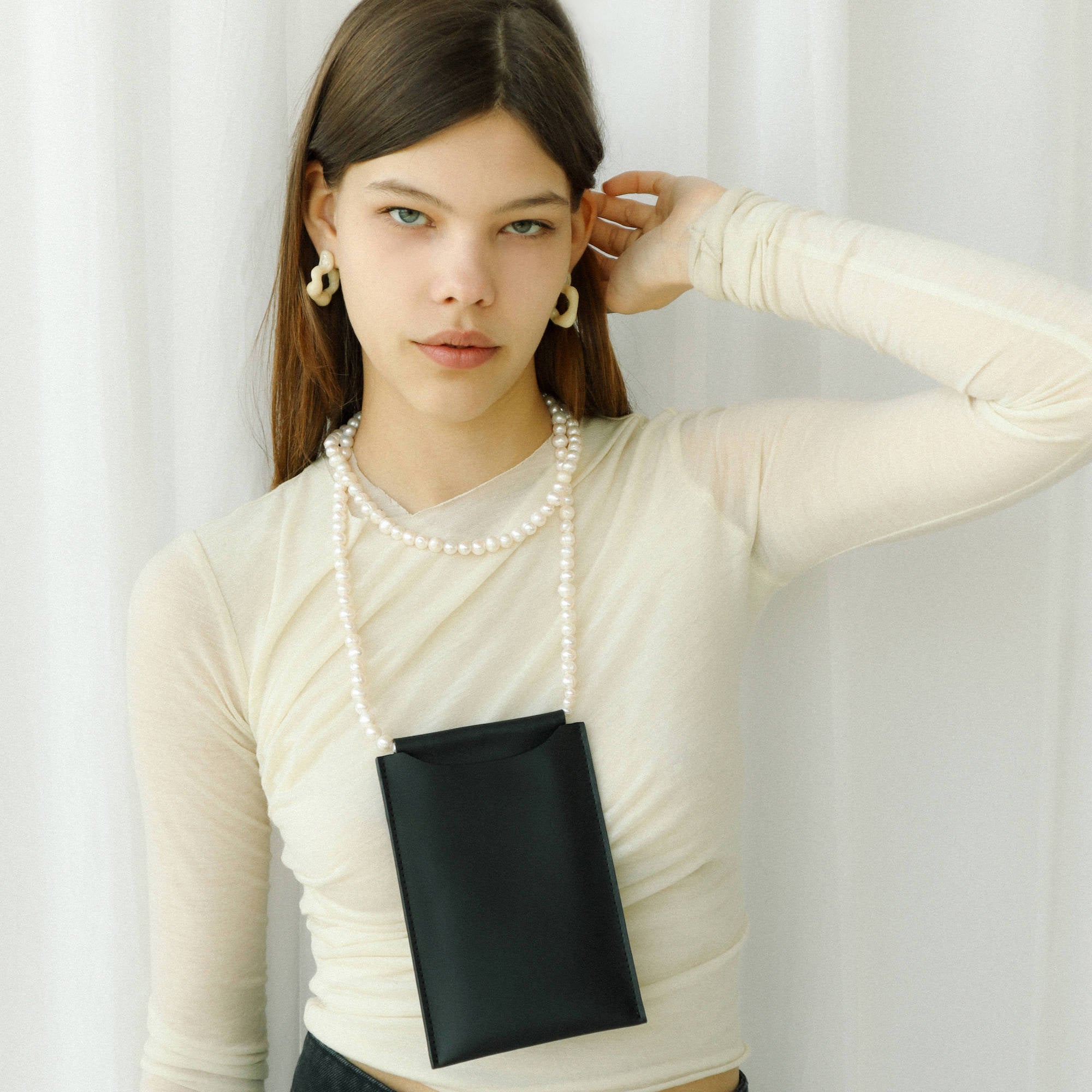 Phone Pearl Pouch