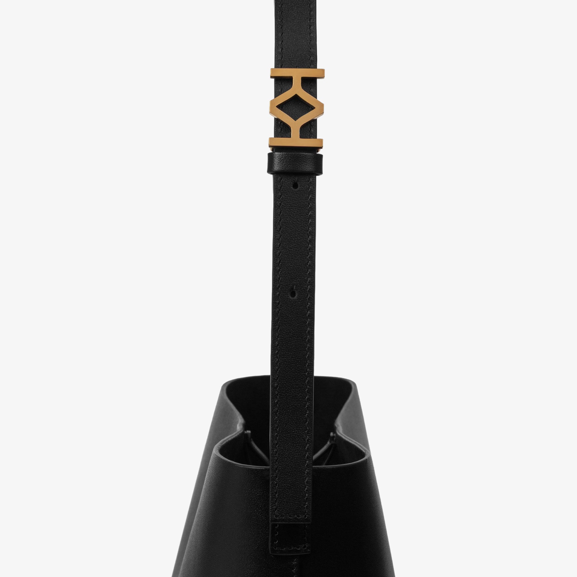 Tofi Tote Black — містка сумка-тоут з натуральної шкіри | Kate Kore