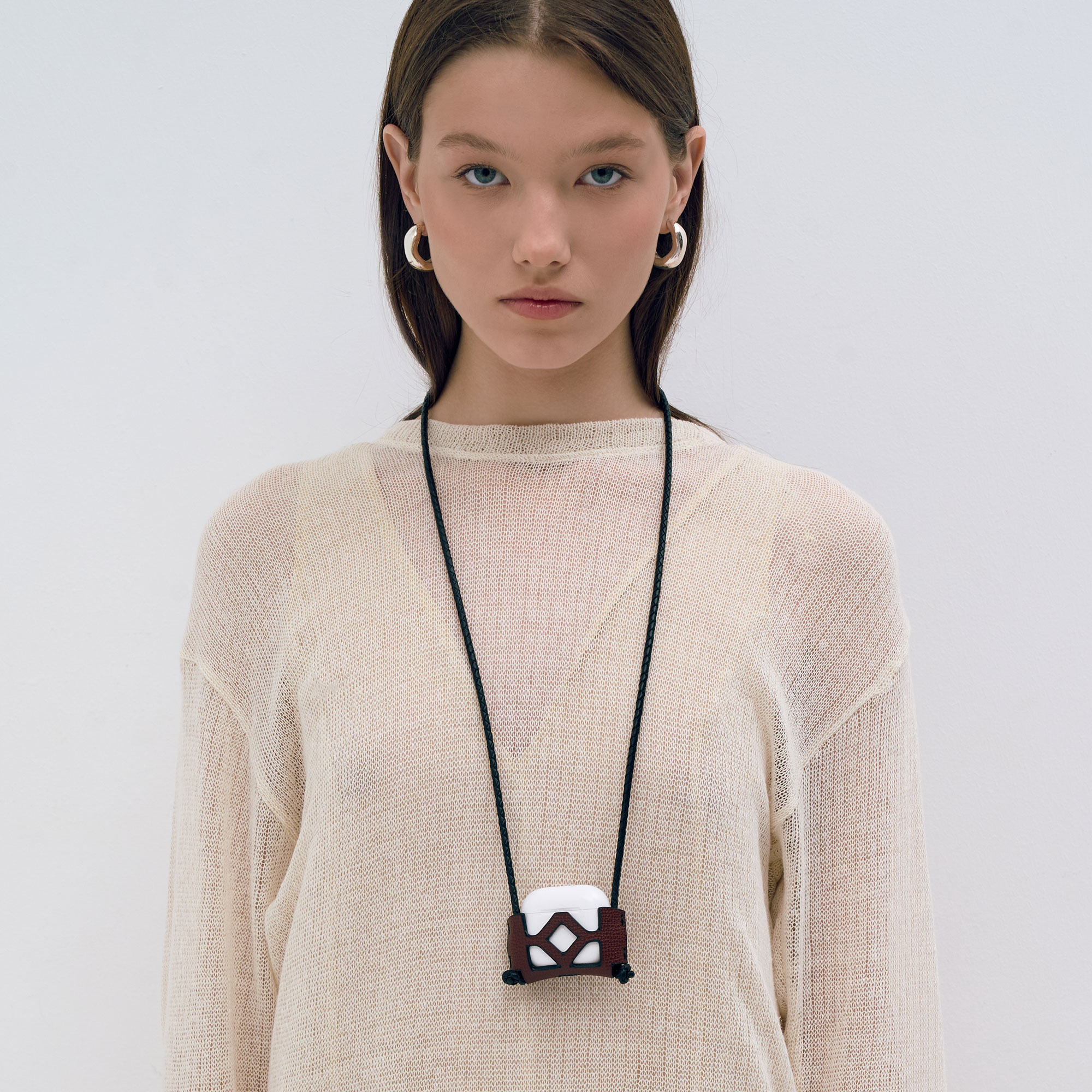 Kate-Kore-AirPods-4-Saffiano-Brown-model-web