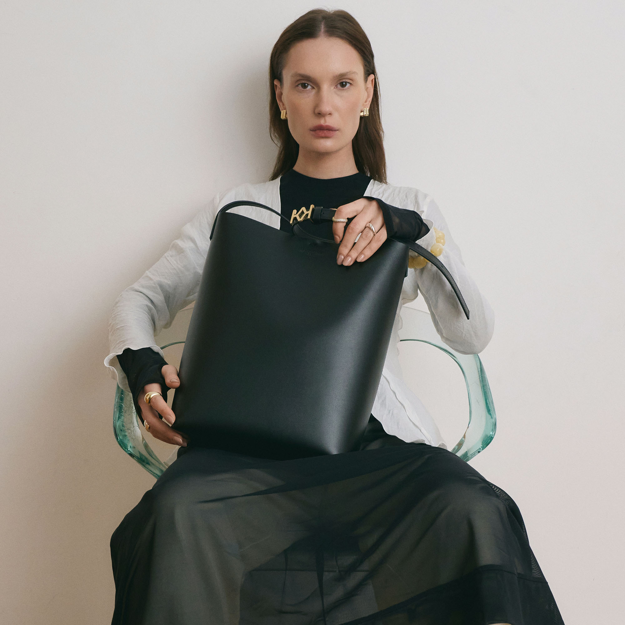 Tofi Tote Balck model 02 web